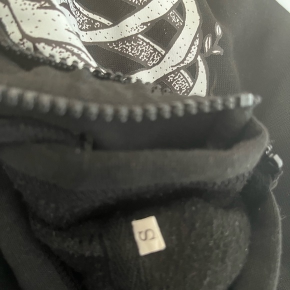 Soft black hoodie with grungecore design - Picture 2 of 5